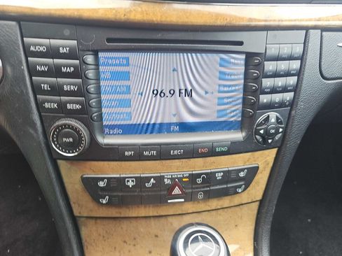 Used 2008 Mercedes-Benz E 550 Sedan image 12