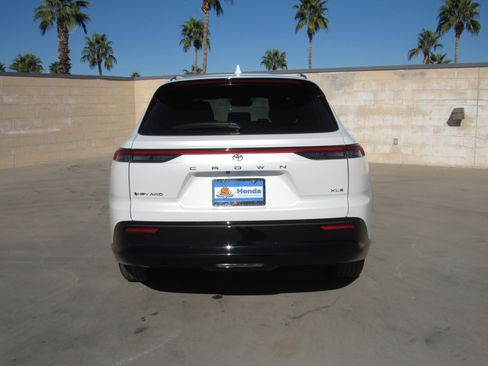 Used 2025 Toyota Crown Signia image 7