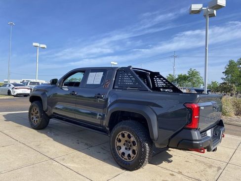 Used 2025 Toyota Tacoma 4x4 Double Cab Hybrid image 8