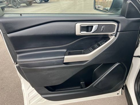 Used 2023 Ford Explorer XLT w/ Equipment Group 202A image 19