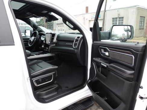 Used 2025 RAM 1500 Laramie w/ Sport Appearance Package AWD/4WD image 32