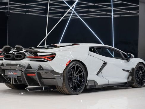 Used 2025 Lamborghini Revuelto AWD/4WD image 18