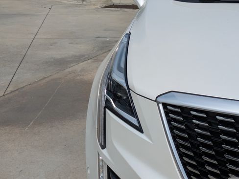 Used 2021 Cadillac XT5 Premium Luxury w/ Platinum Package FWD image 7