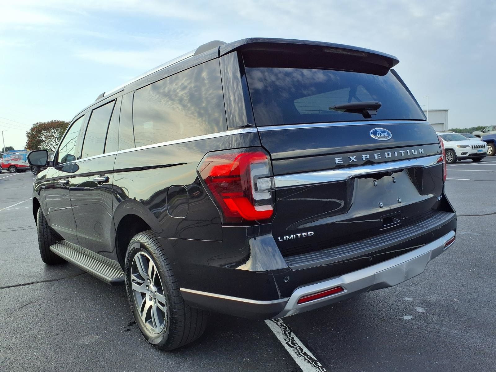 Used 2024 Ford Expedition Max Limited AWD/4WD image 37