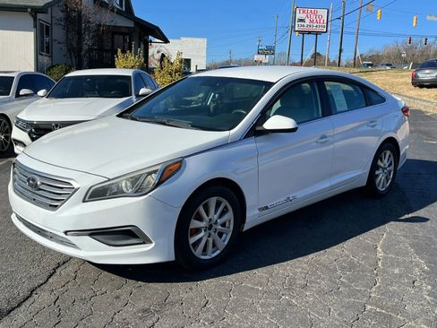 Used 2017 Hyundai Sonata SE image 3