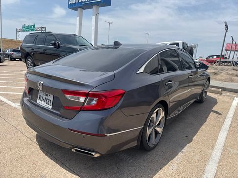 Used 2018 Honda Accord Touring image 5