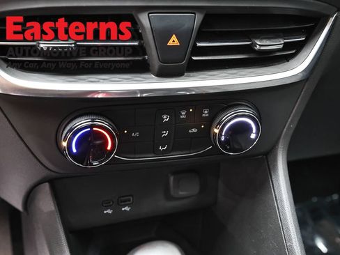 Used 2024 Buick Encore GX Preferred FWD image 19