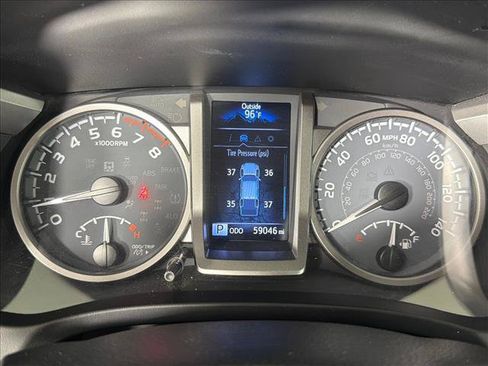 Used 2021 Toyota Tacoma SR5 AWD/4WD image 26