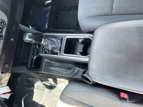 Used 2016 Toyota Tacoma SR5 w/ SR5 Appearance Package (SN) RWD image 26