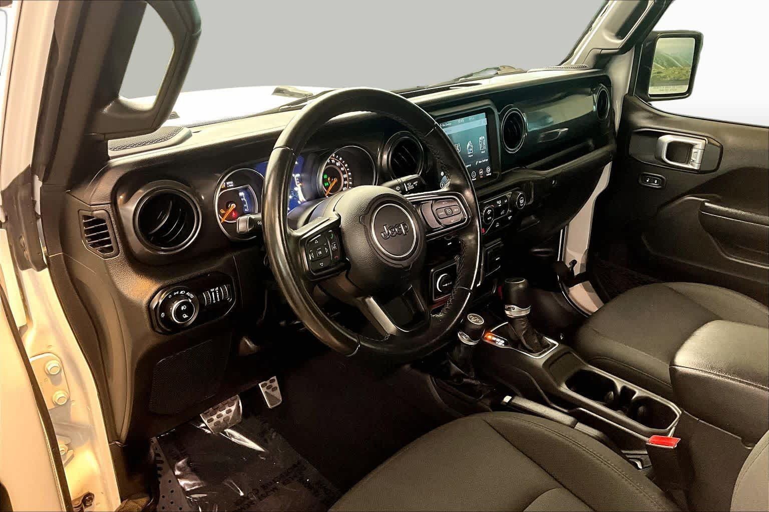 Used 2022 Jeep Gladiator Sport AWD/4WD image 16