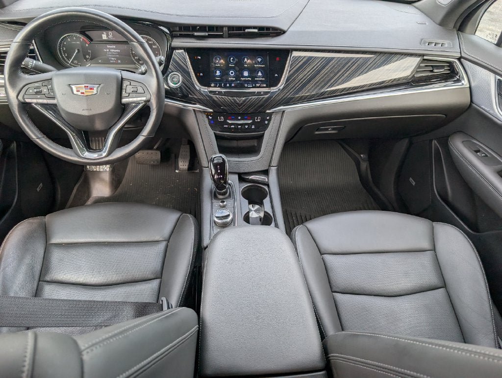 Used 2024 Cadillac XT6 Premium Luxury w/ LPO, Floor Liner Package AWD/4WD image 30