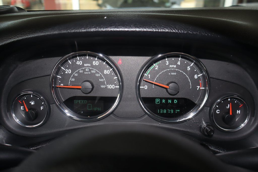Used 2015 Jeep Wrangler Unlimited Sport w/ Connectivity Group AWD/4WD image 21