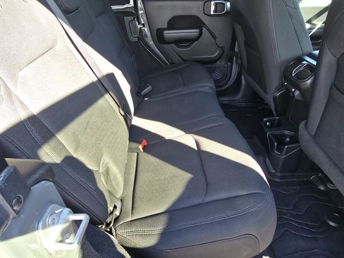 Used 2020 Jeep Wrangler Unlimited Sport image 16