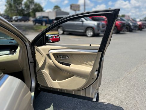 Used 2018 Ford Taurus SE FWD image 28