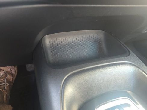 Used 2025 Toyota Corolla LE image 21