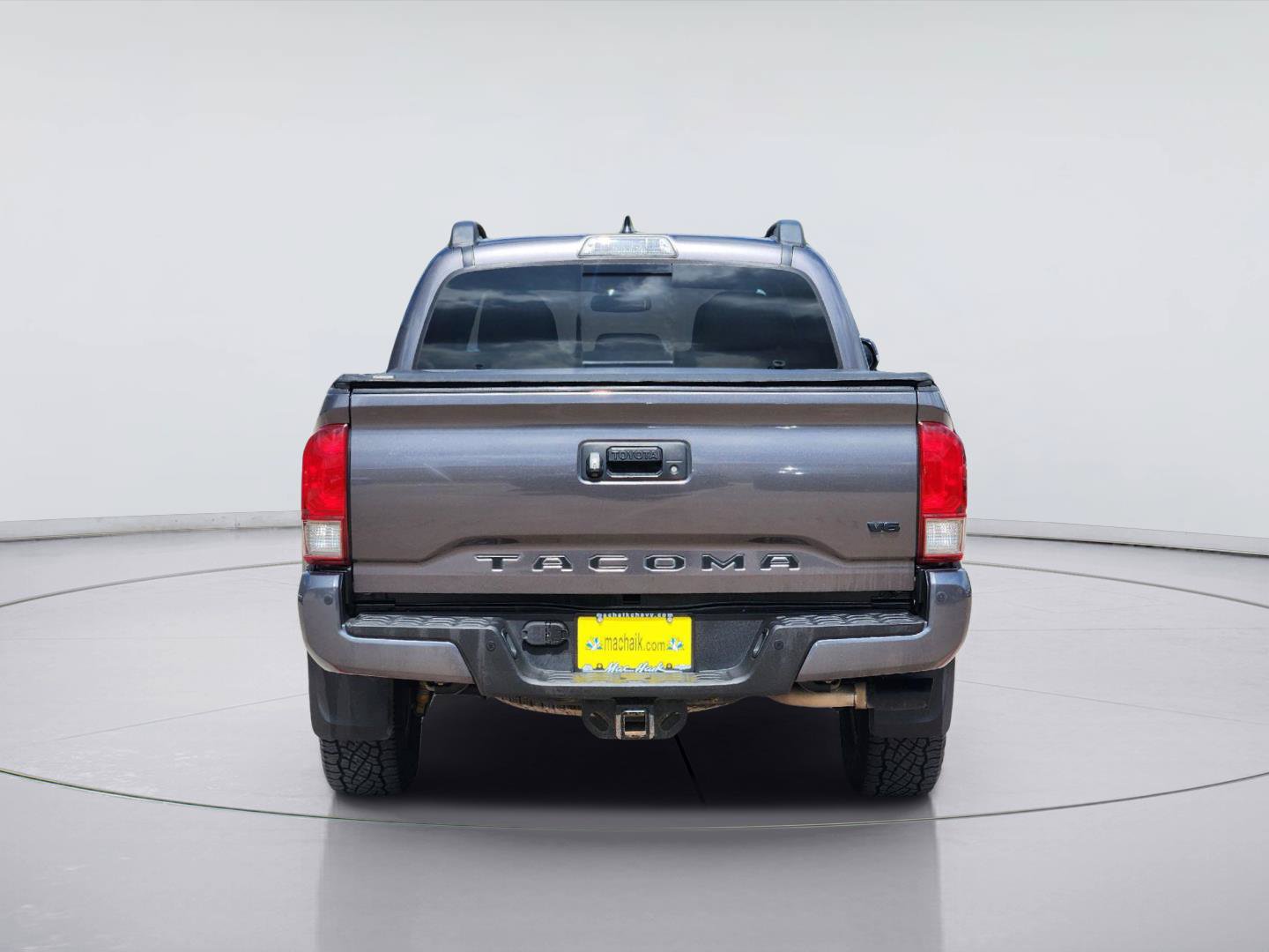 Used 2017 Toyota Tacoma TRD Off-Road w/ Premium & Technology Package AWD/4WD image 6