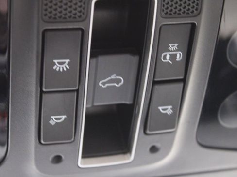 Used 2020 Kia Sorento SX image 31