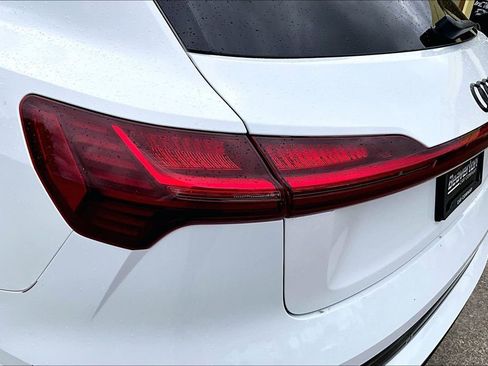 Used 2019 Audi e-tron Prestige AWD/4WD image 28