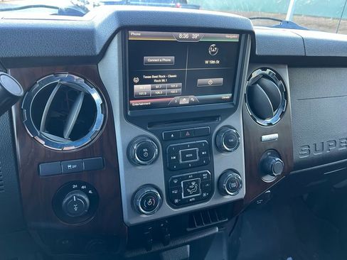 Used 2015 Ford F250 Lariat image 10