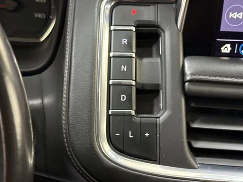 Used 2021 Chevrolet Suburban Z71 image 24