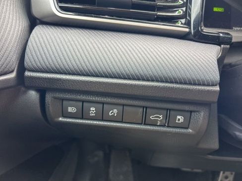Used 2025 Toyota Camry SE w/ Convenience Package FWD image 20