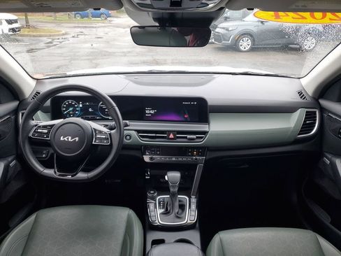 Used 2024 Kia Seltos SX w/ SX Sunroof Package image 25
