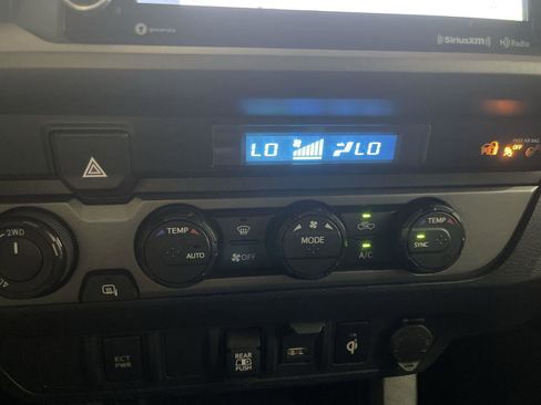 Used 2023 Toyota Tacoma TRD Sport AWD/4WD image 19
