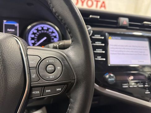Used 2019 Toyota Camry SE w/ Convenience Package FWD image 30
