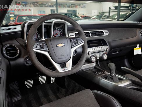 Used 2015 Chevrolet Camaro Z/28 RWD image 18