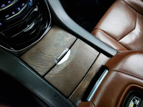 Used 2015 Cadillac Escalade ESV Luxury RWD image 19