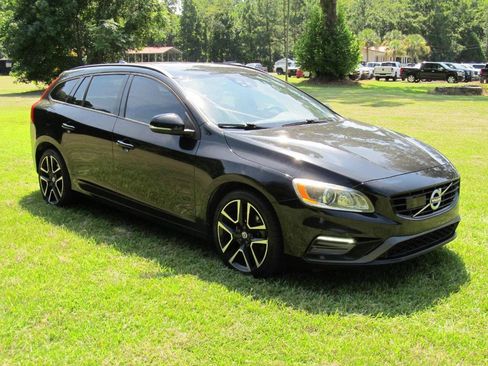 Used 2018 Volvo V60 T5 Dynamic w/ Vision Package image 8