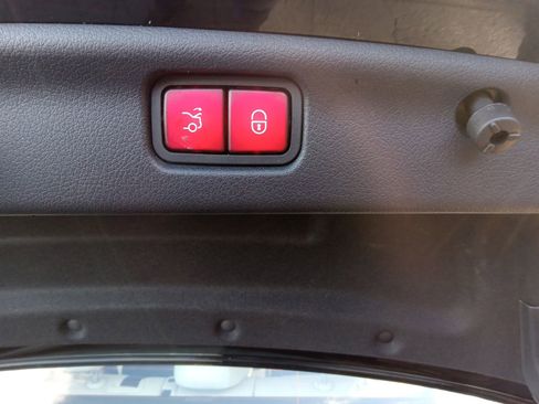 Used 2022 Mercedes-Benz C 300 4MATIC Sedan image 19