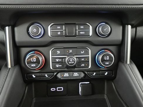 Used 2021 Chevrolet Tahoe LT AWD/4WD image 31