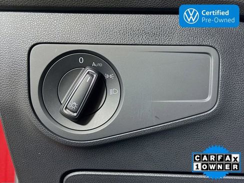 Certified 2022 Volkswagen Tiguan SE w/ Panoramic Sunroof Package image 10