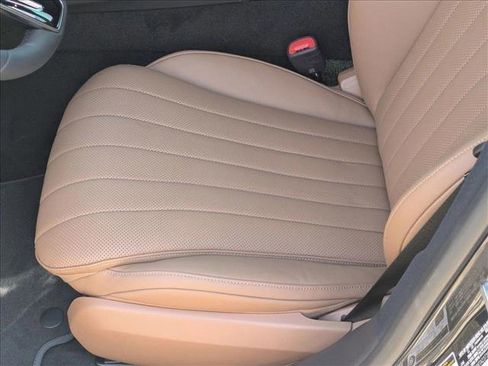 New 2026 Mercedes-Benz E 450 4MATIC Sedan image 4