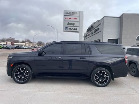 Used 2022 Chevrolet Suburban RST w/ Sport Performance Package AWD/4WD image 1