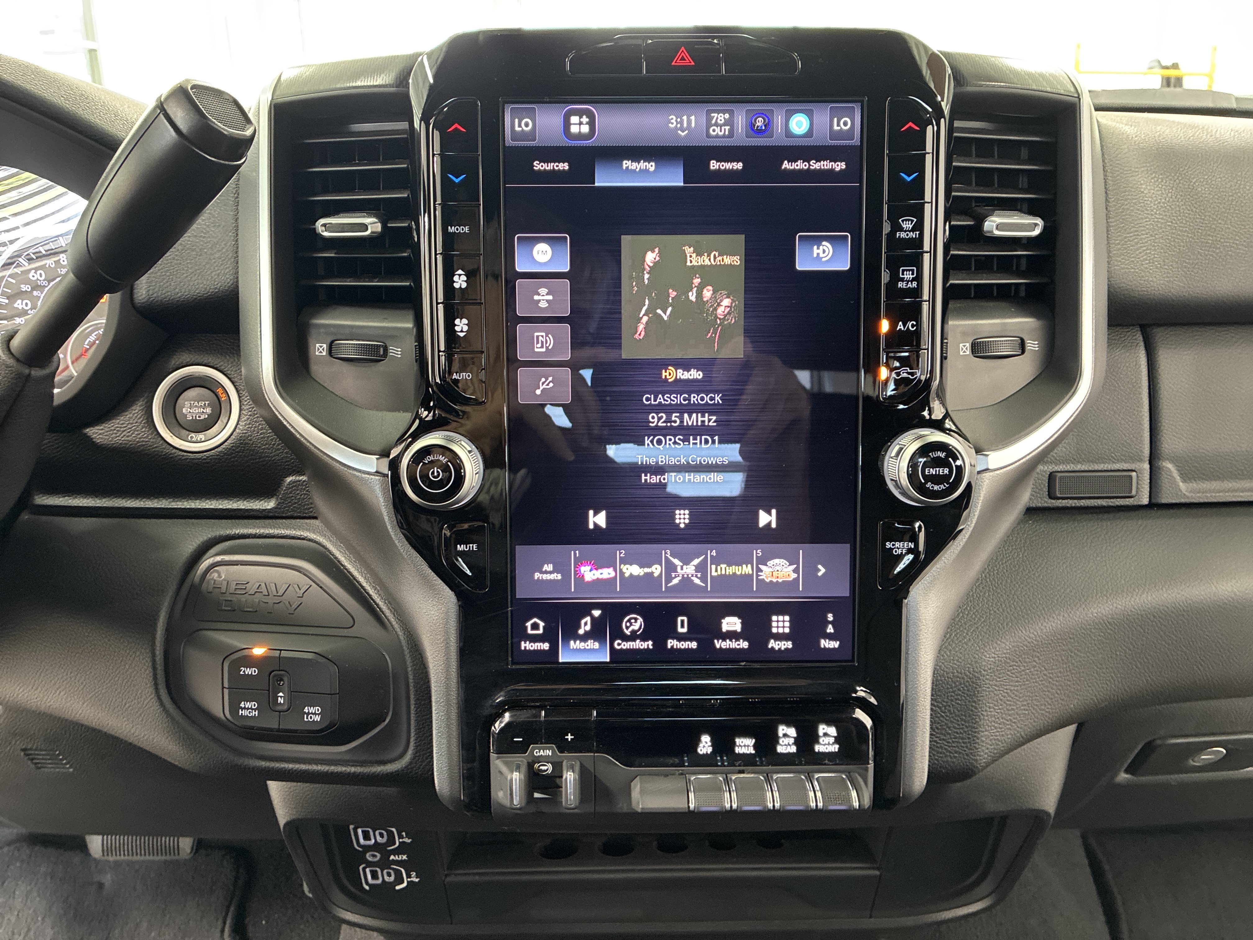 Certified 2025 RAM 2500 Big Horn AWD/4WD image 24