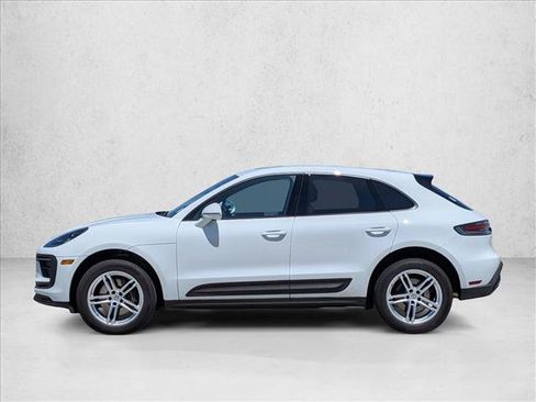 Used 2025 Porsche Macan AWD/4WD image 9