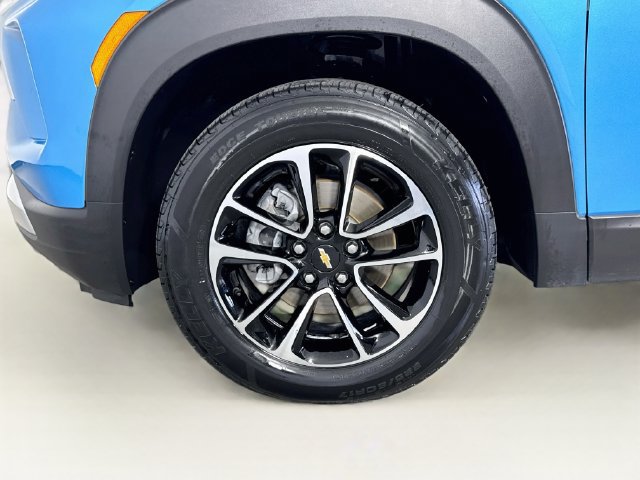 Used 2025 Chevrolet TrailBlazer LT AWD/4WD image 28