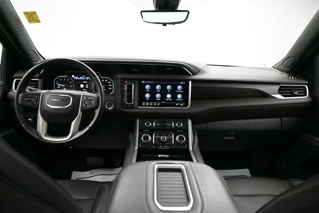 Used 2021 GMC Yukon Denali w/ Denali Premium Package AWD/4WD image 9