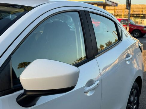 Used 2019 Toyota Yaris LE FWD image 7