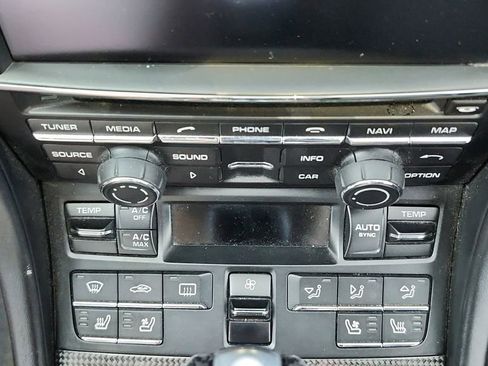 Used 2015 Porsche 911 Turbo S image 24