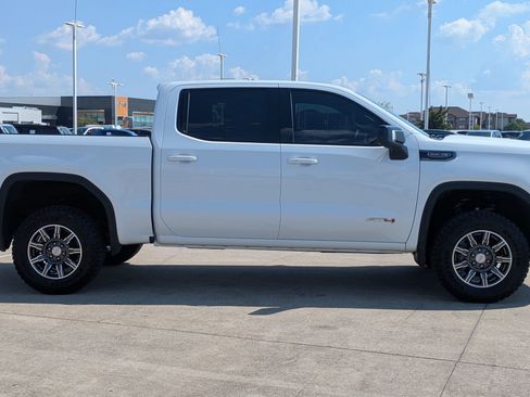 Used 2024 GMC Sierra 1500 AT4 image 2