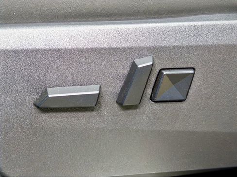 Used 2025 Tesla Cybertruck AWD Crew Cab image 6