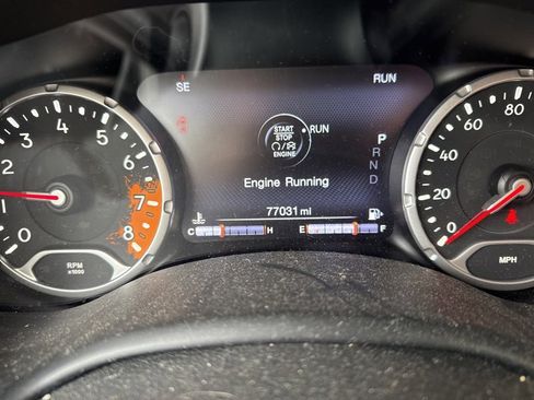 Used 2015 Jeep Renegade Trailhawk w/ Cold Weather Group image 14