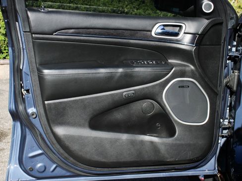 Used 2020 Jeep Grand Cherokee Summit image 16