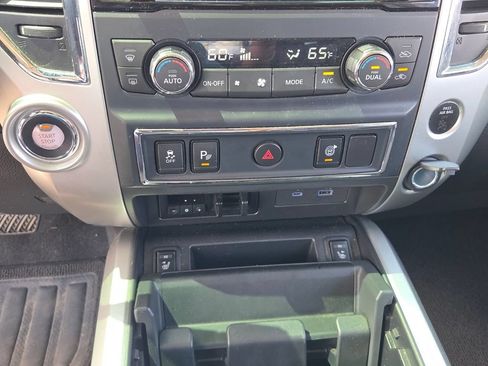 Used 2024 Nissan Titan SV w/ SV Convenience Package RWD image 21
