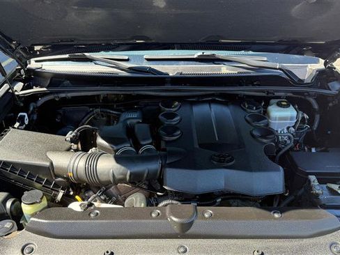 Used 2018 Toyota 4Runner TRD Off-Road Premium image 5