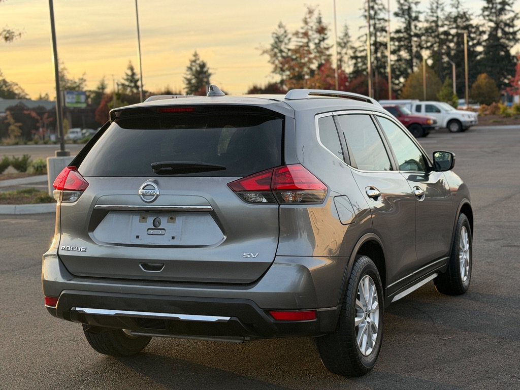 Used 2017 Nissan Rogue SV FWD image 7