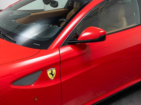 Used 2014 Ferrari FF image 34